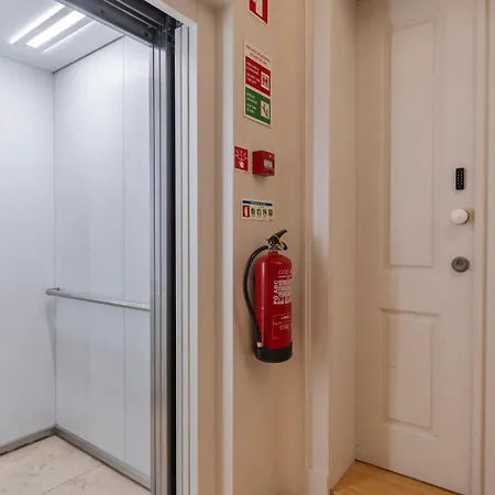 Downtown 2br In Santa Justa By Lovelystay Apartment Lisbon