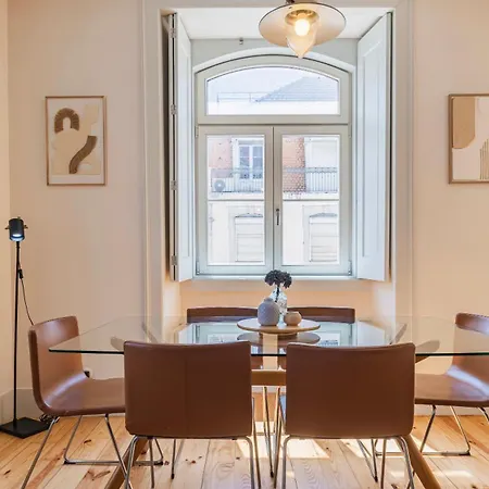 Downtown 2br In Santa Justa By Lovelystay * Lisbon