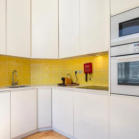 Downtown 2br In Santa Justa By Lovelystay Lisbon