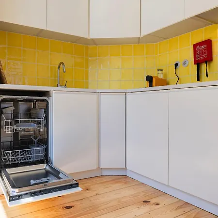 Downtown 2br In Santa Justa By Lovelystay Lisbon