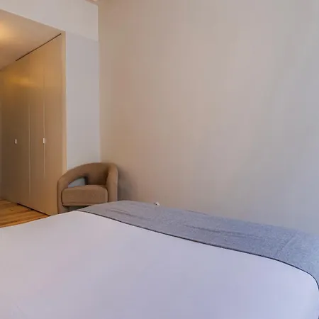 Downtown 2br In Santa Justa By Lovelystay Lisbon