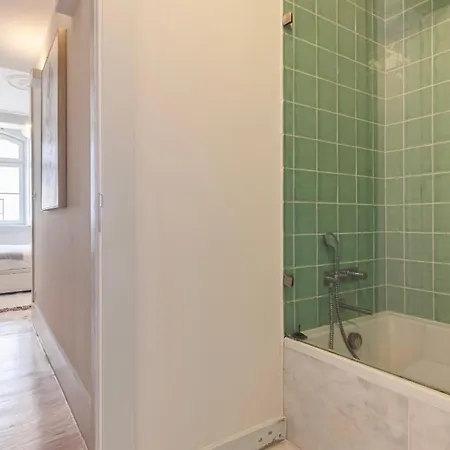 Downtown 2br In Santa Justa By Lovelystay