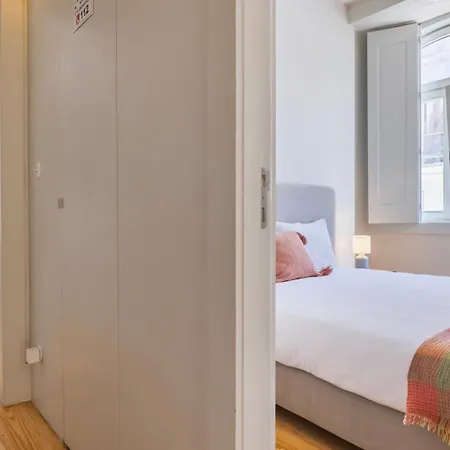 Apartment Downtown 2br In Santa Justa By Lovelystay Lisbon